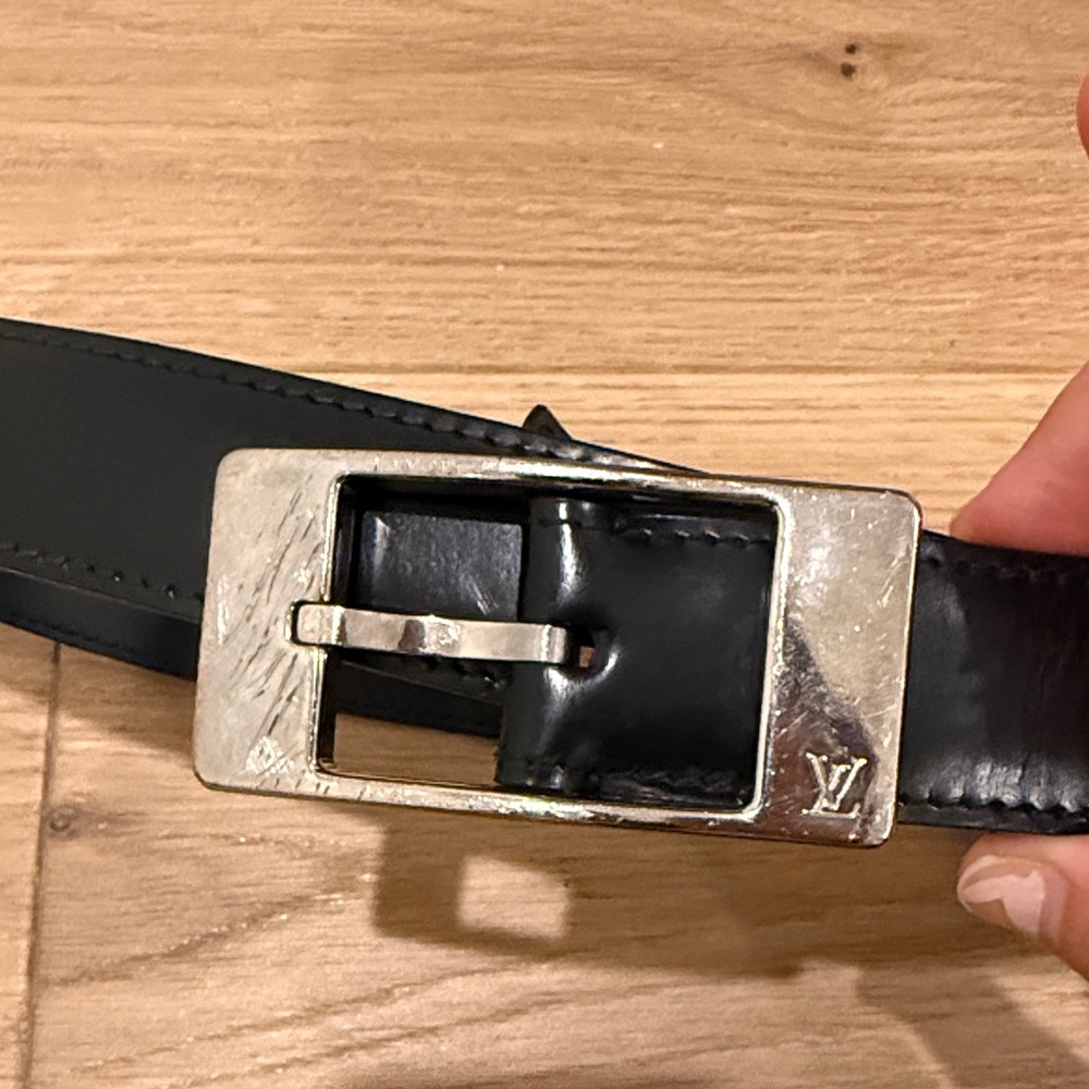 Louis Vuitton Black Leather Belt with Silver-Tone LV Buckle - Picture 2 of 5